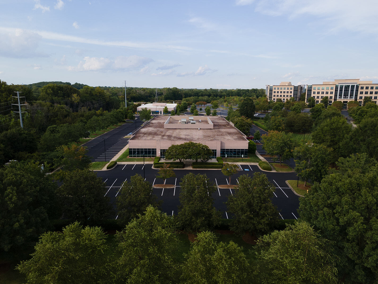 Parking lot and Rushmore Four Building exterior on Ballantyne Campus3