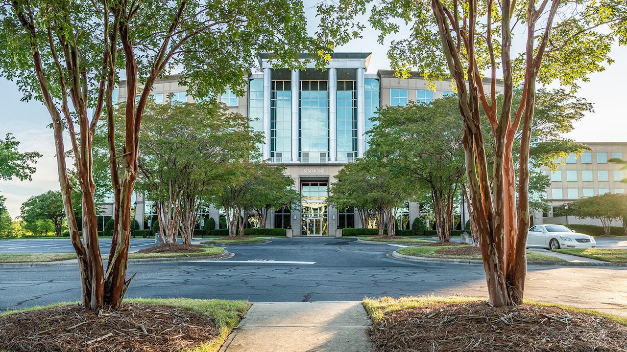 Entrance and Simmons Building exterior on Ballantyne Campus1