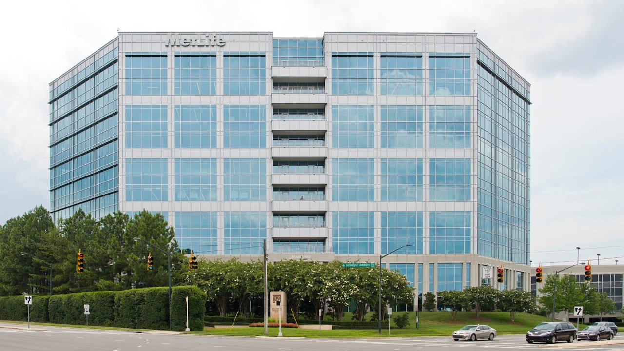 Exterior view of Woodward Building on Ballantyne campus3
